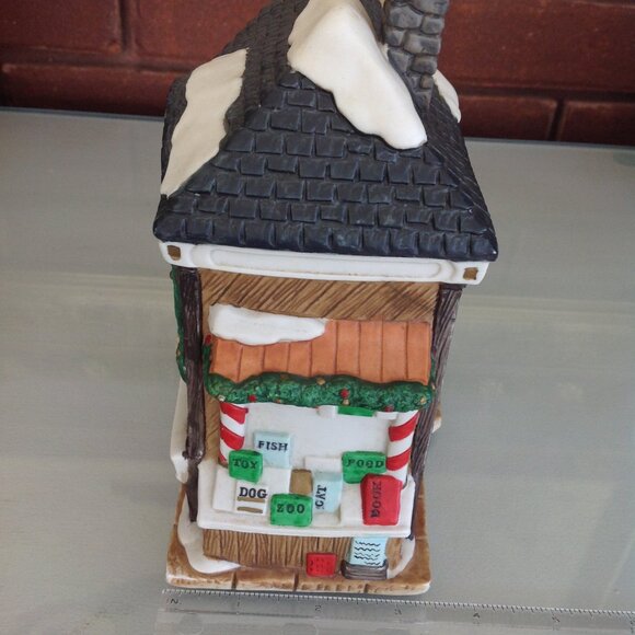 Vintage Christmas Village D & D Grocers Hand Painted - Picture 3 of 6